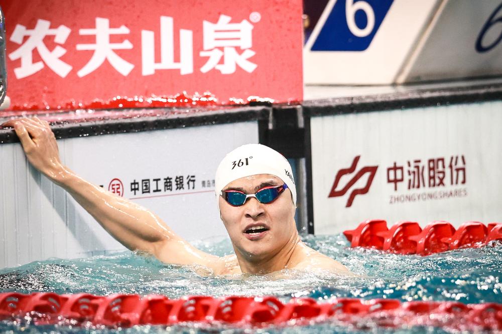 而更像是他